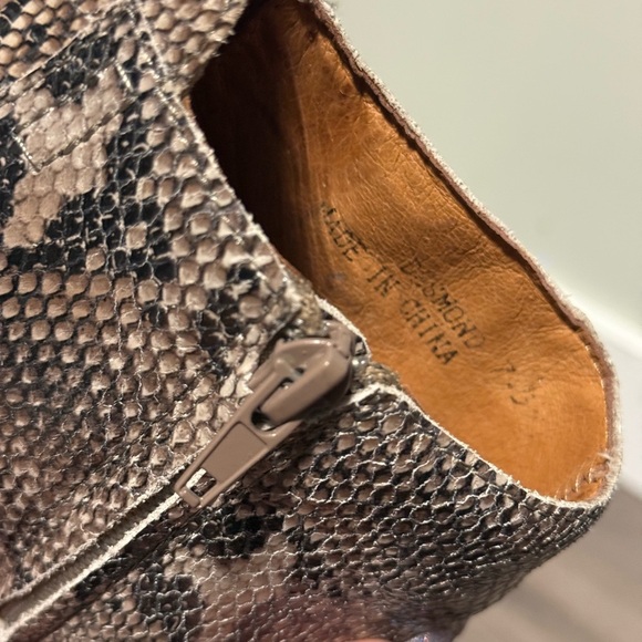 Jeffrey Campbell Brown Snakeskin Python Leather booties Ankle Boots - 7.5 - Picture 6 of 6